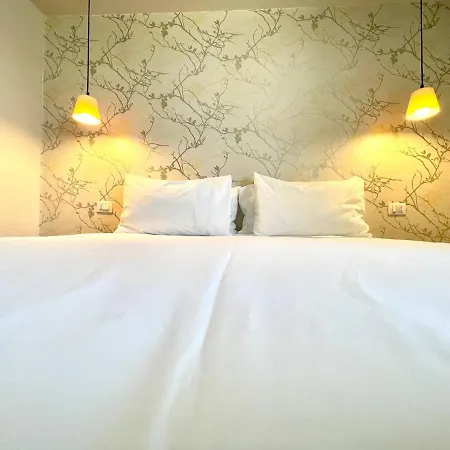 Two Bedroom, Wifi, Kitchen, 5min Playa Chica, Pool, Shopping Puerto del Carmen