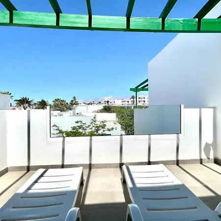 Apartman Two Bedroom, Wifi, Kitchen, 5min Playa Chica, Pool, Shopping *
