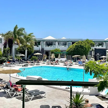 Two Bedroom, Wifi, Kitchen, 5min Playa Chica, Pool, Shopping Puerto del Carmen
