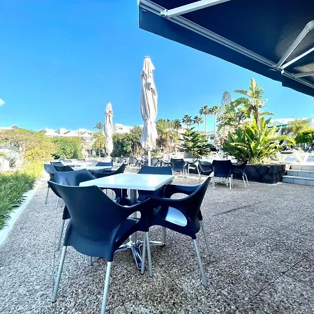 Two Bedroom, Wifi, Kitchen, 5min Playa Chica, Pool, Shopping Apartman