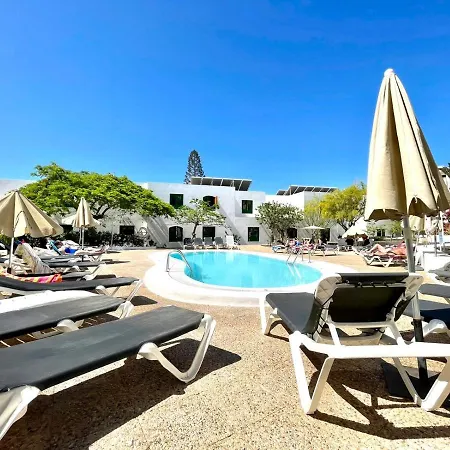 Two Bedroom, Wifi, Kitchen, 5min Playa Chica, Pool, Shopping Apartment *