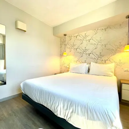 Apartment Two Bedroom, Wifi, Kitchen, 5min Playa Chica, Pool, Shopping *