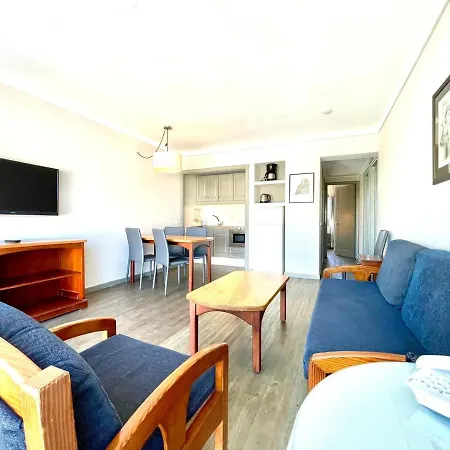 Two Bedroom, Wifi, Kitchen, 5min Playa Chica, Pool, Shopping Apartment