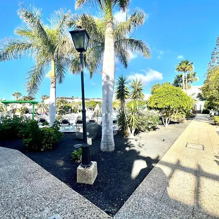 Apartment Two Bedroom, Wifi, Kitchen, 5min Playa Chica, Pool, Shopping