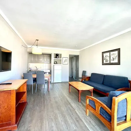 公寓 Two Bedroom, Wifi, Kitchen, 5min Playa Chica, Pool, Shopping