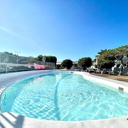 公寓 Two Bedroom, Wifi, Kitchen, 5min Playa Chica, Pool, Shopping